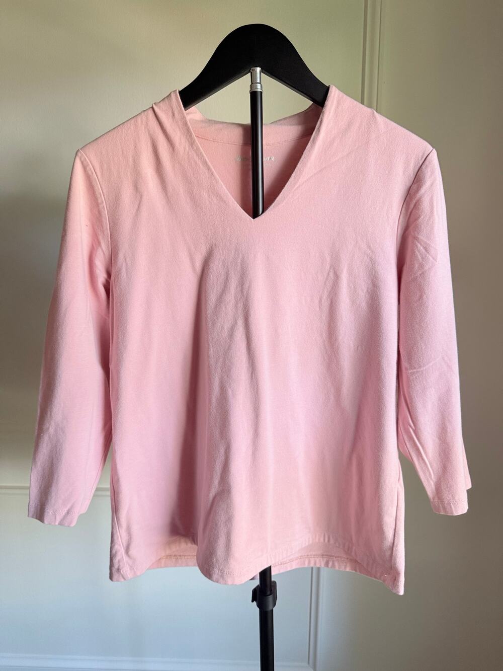 Norm Thompson Pink V-Neck 3/4 Sleeve Top Women’s Medium